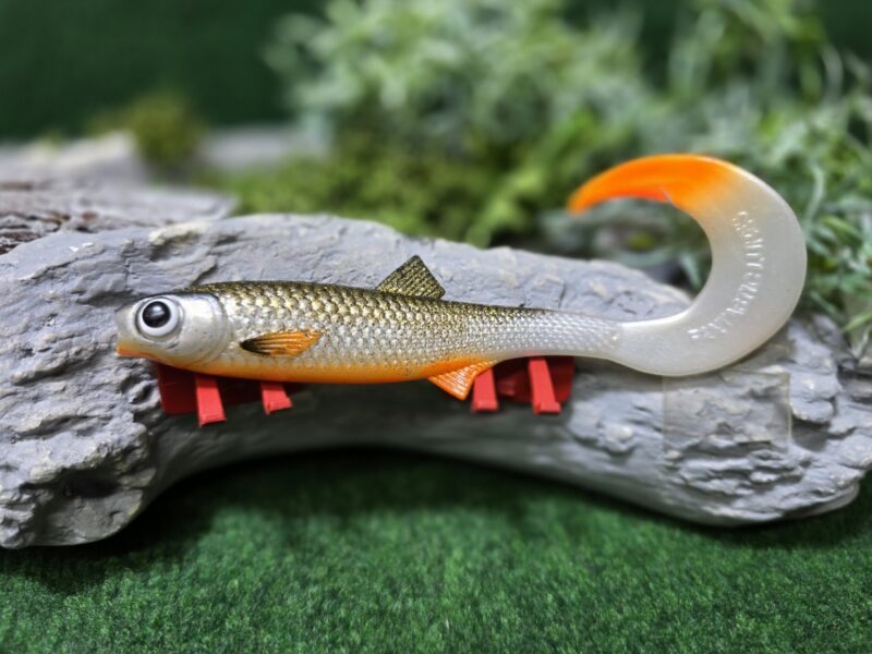 Ukleja Twister 15cm PERŁA Z ZŁOTYM BROKATEM