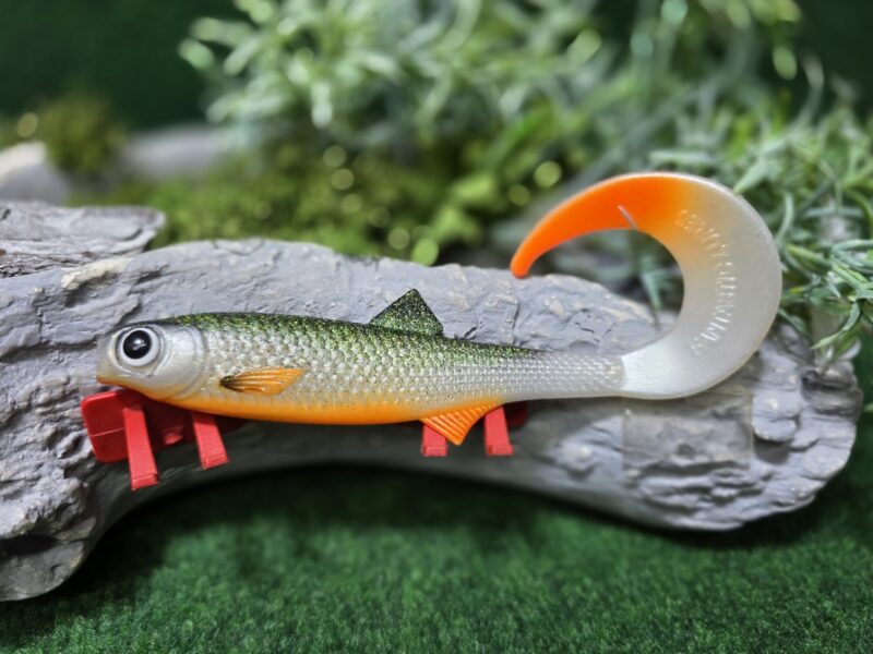 Ukleja Twister 15cm PERŁA Z ZIELONYM BROKATEM